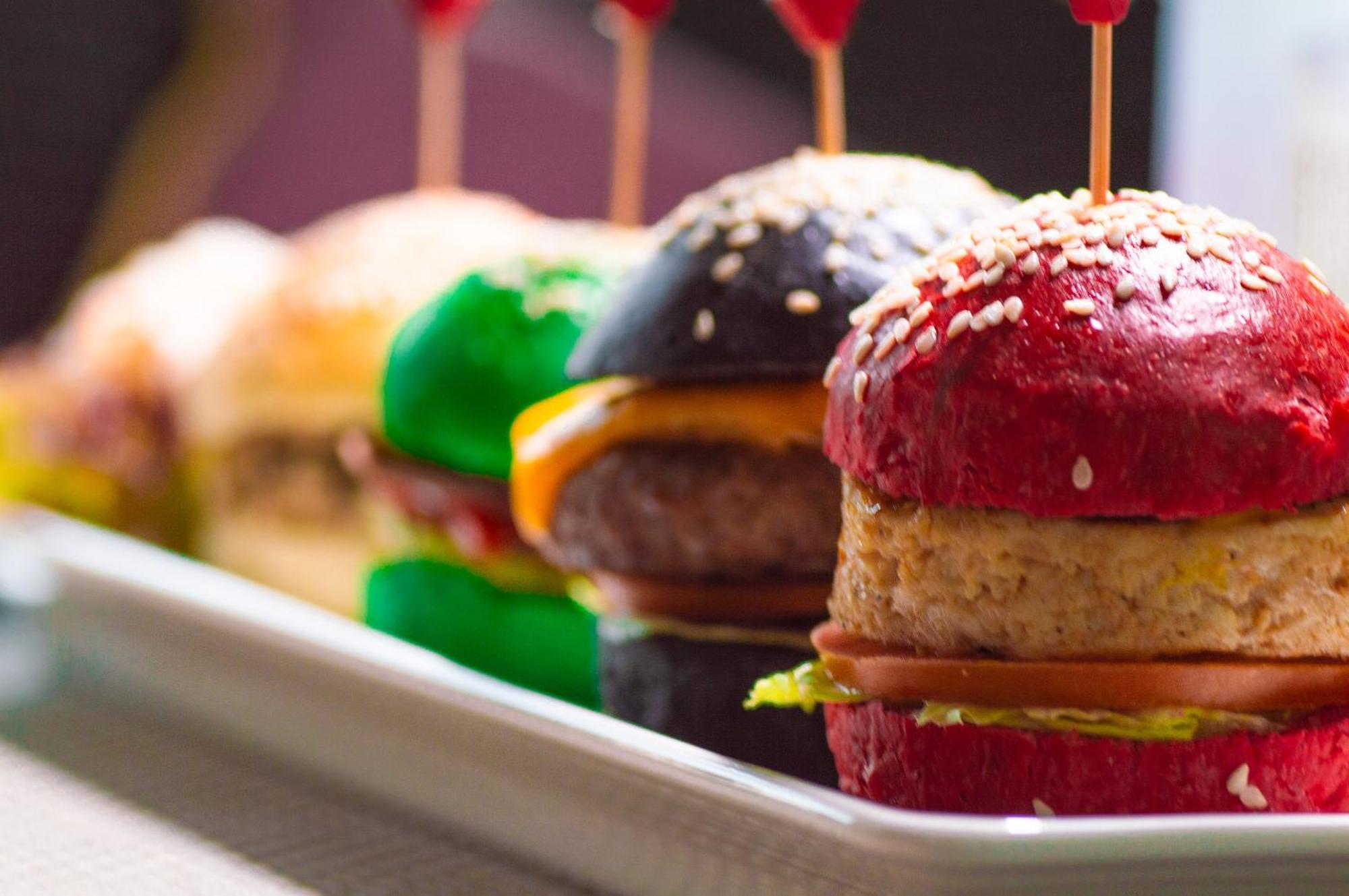 Hotel Crowne Plaza Jeddah By Ihg Exteriér fotografie A selection of sliders